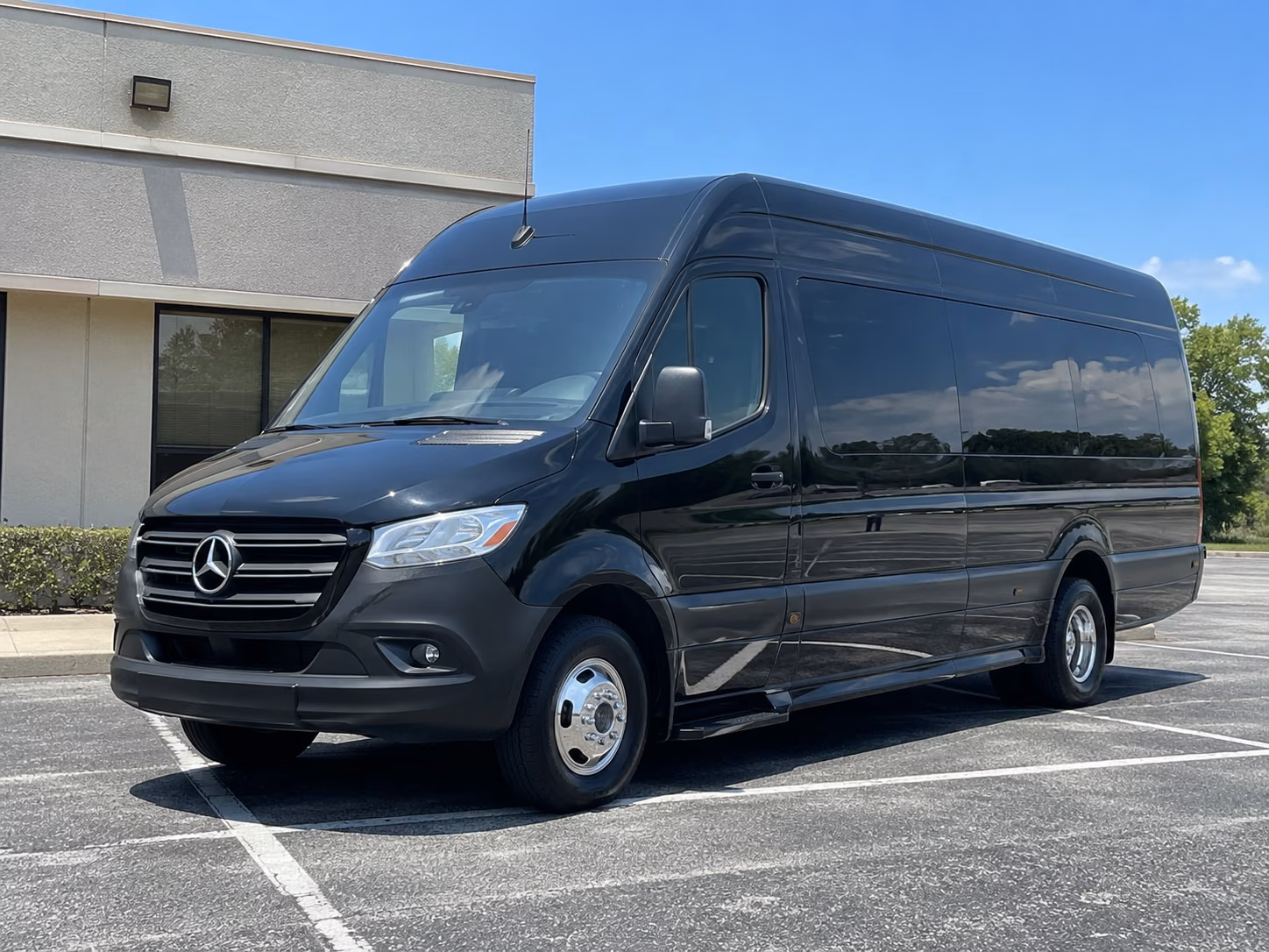 find the perfect transportation for your next airport transfer 2